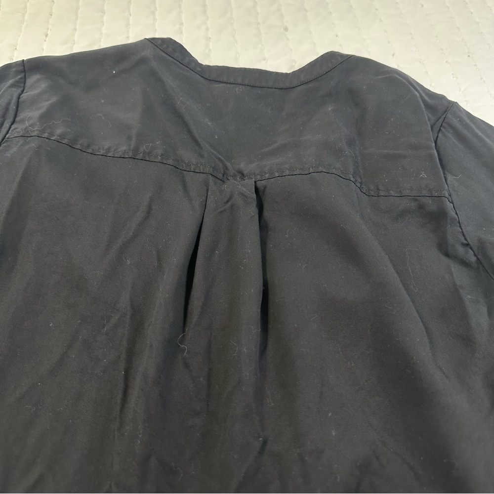 Banana Republic 100% Lyocell Black Button Down Blouse With One Front Pocket - Picture 12 of 14